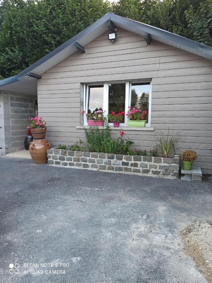 Maisonnette indépendante 4 personnes jardin terrasse Vrigne-aux-Bois Exterior foto